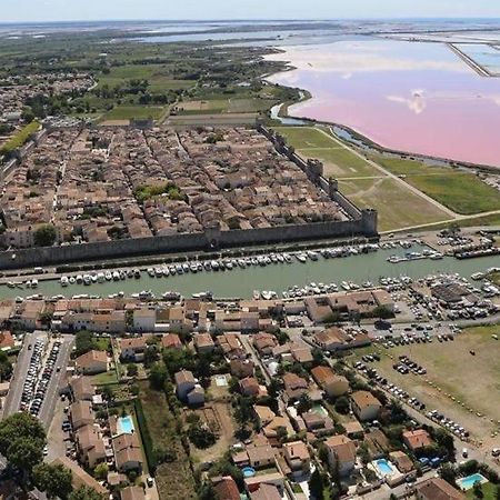 Superbe Appartement De Caractere Au Calme Aigues-Mortes Luaran gambar