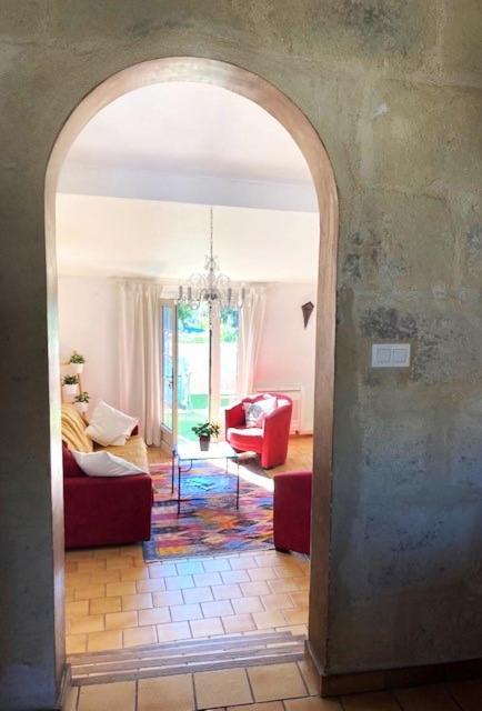 Superbe Appartement De Caractere Au Calme Aigues-Mortes Luaran gambar